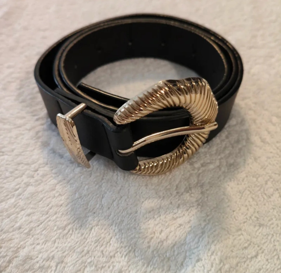 Cintura Donna Nera Fibbia Oro  100 X 2,8 cm