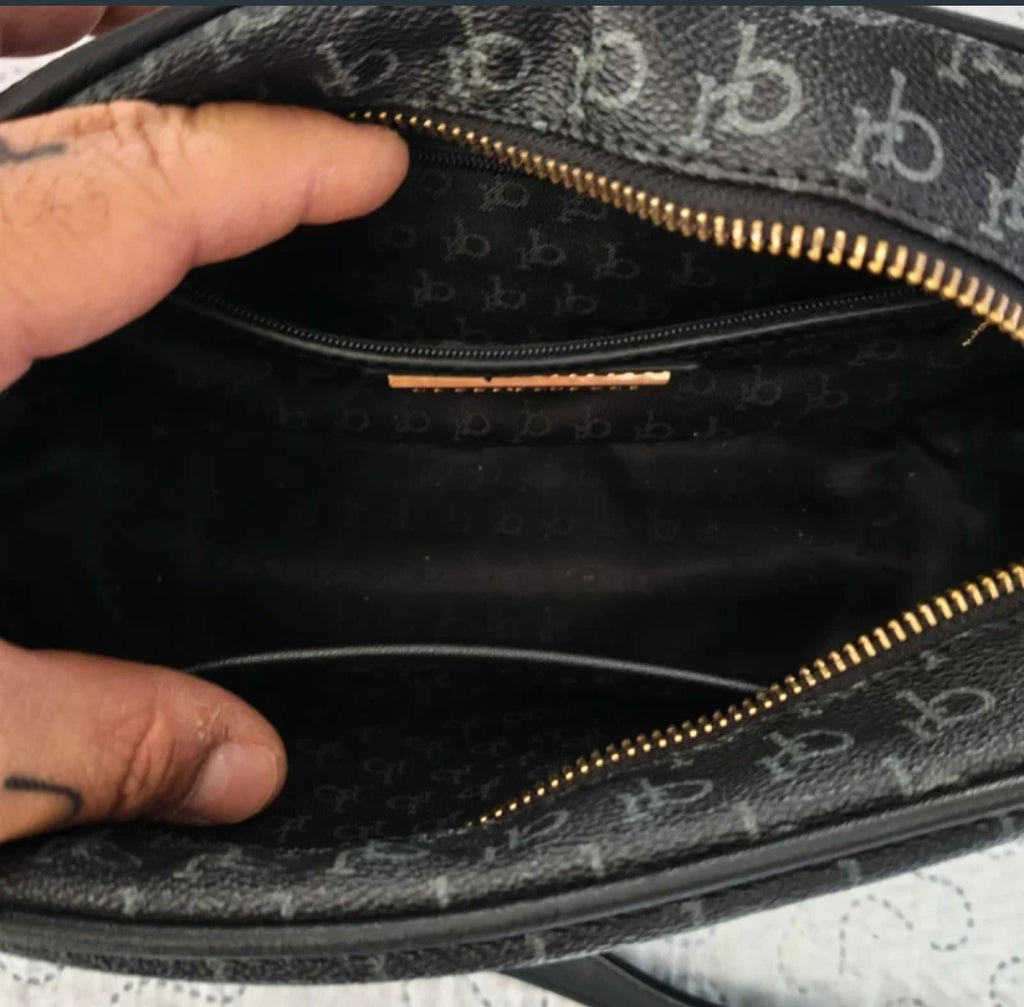 Borsa Roccobarocco 
Nera con Logo
Bellissima !