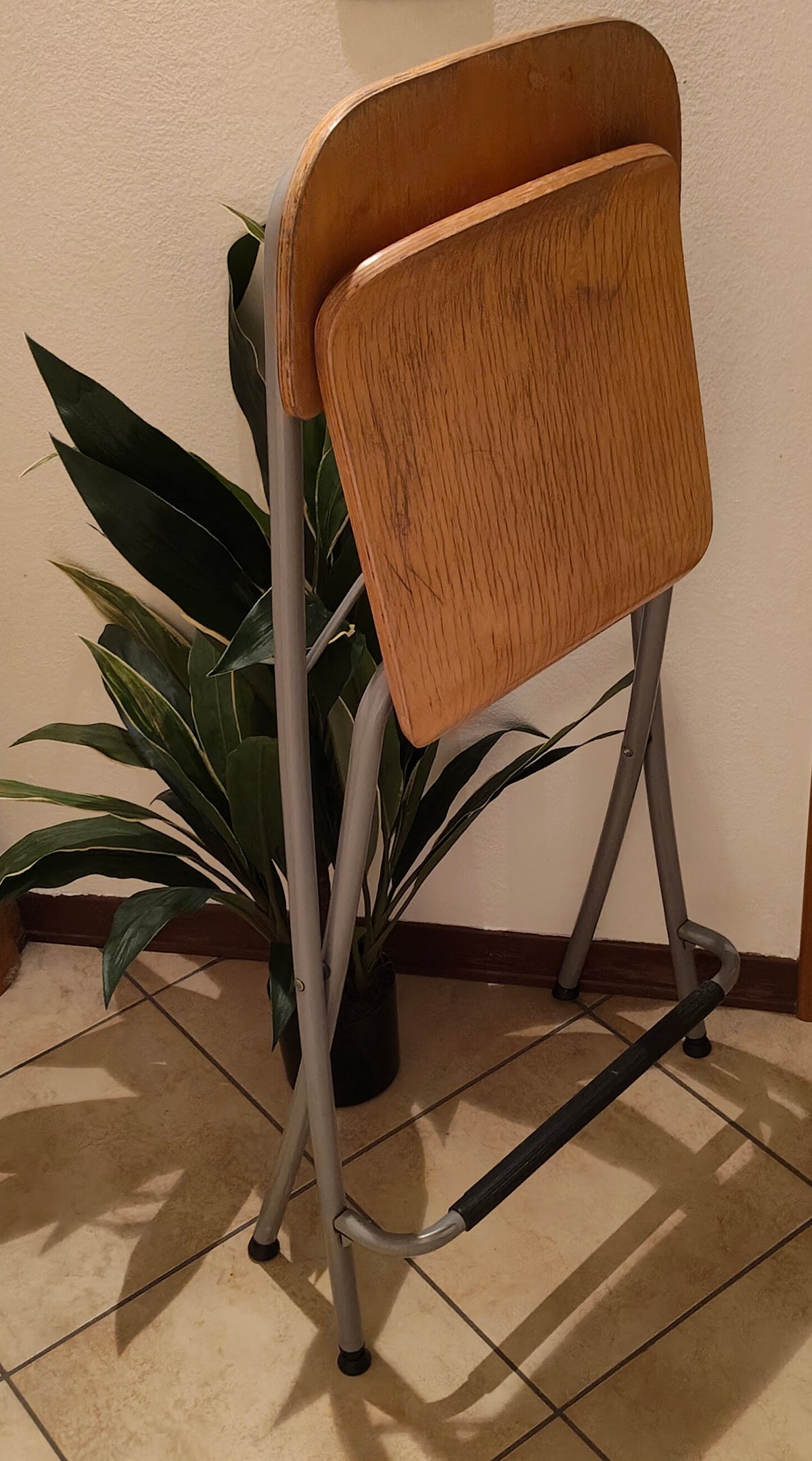 4 Sgabelli pieghevoli in ferro/legno, Robusti, Buoni.