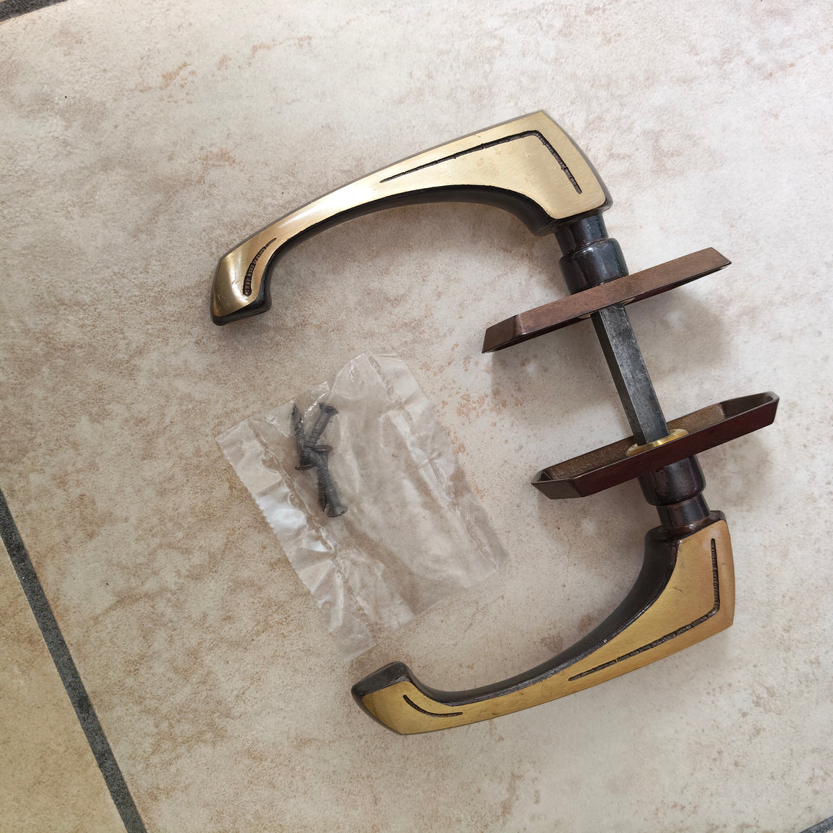 Coppia di Maniglie per Porta in Metallo