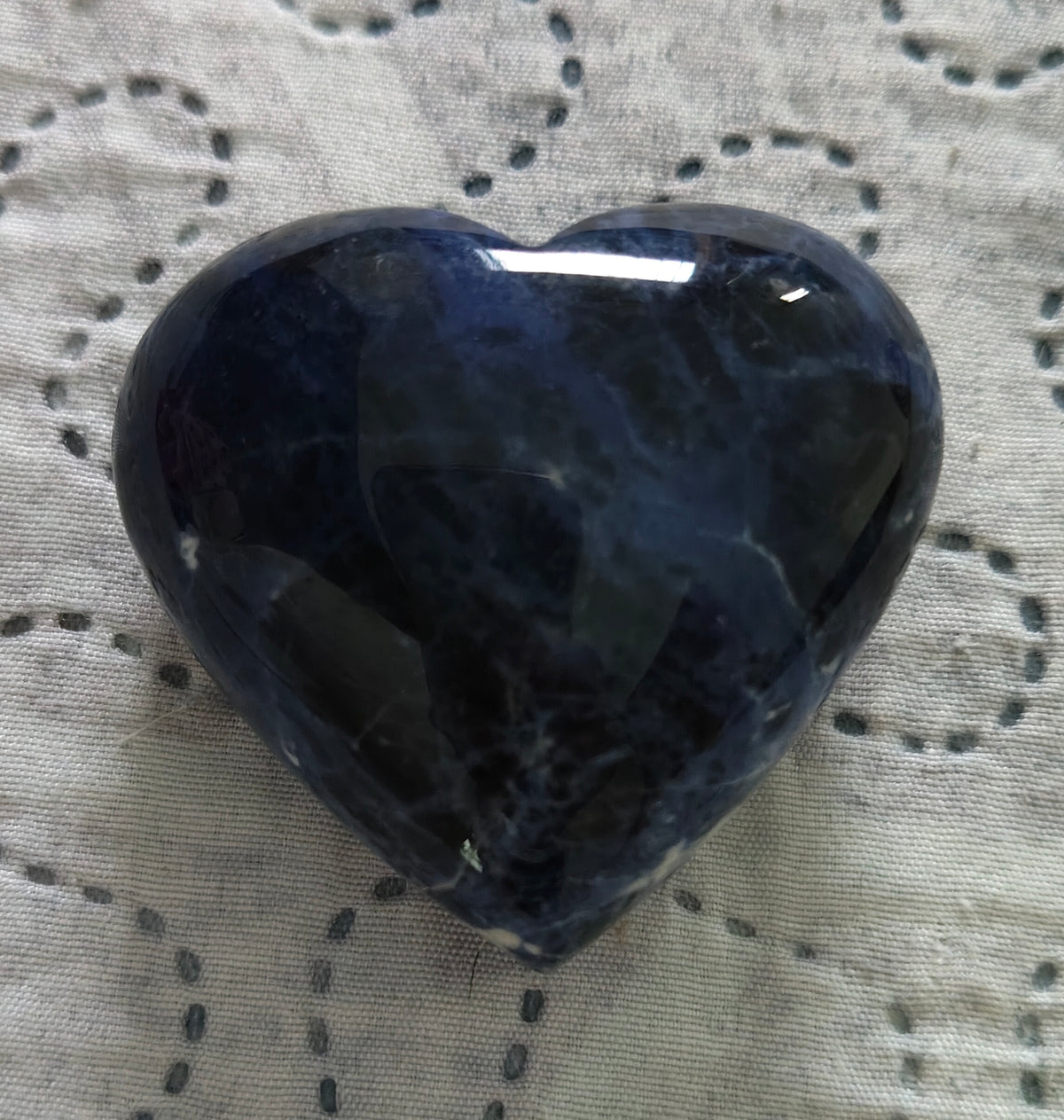 Cuore Sodalite Levigato con Venature
